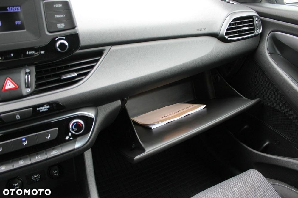 Hyundai i30 1.5 DPI Classic + - 24