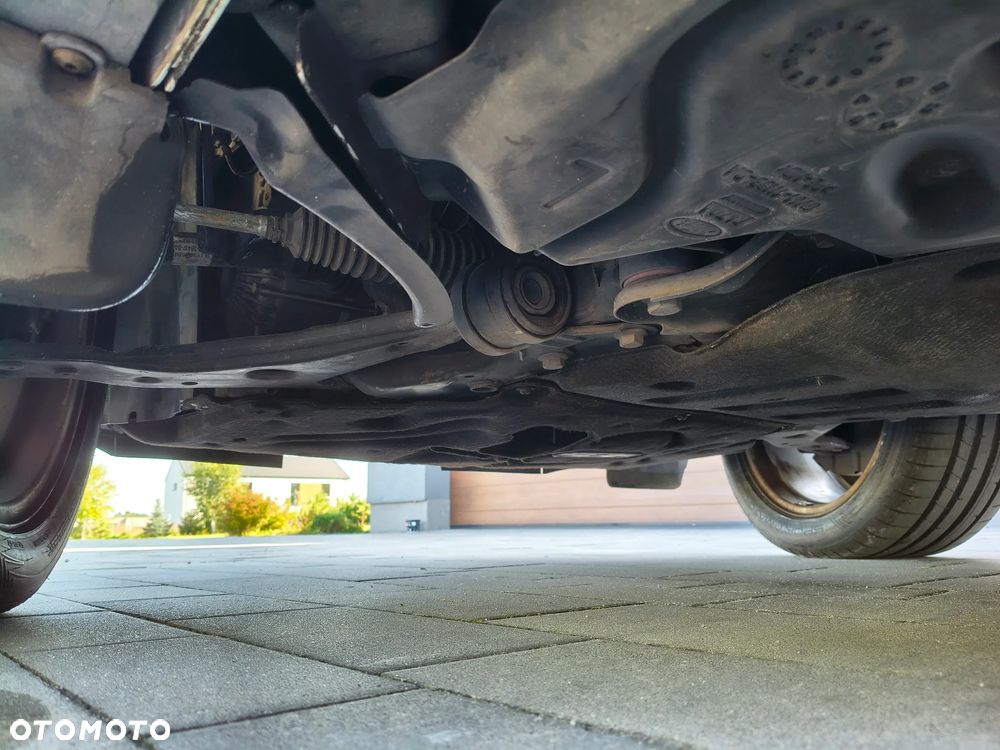 Ford Kuga - 32