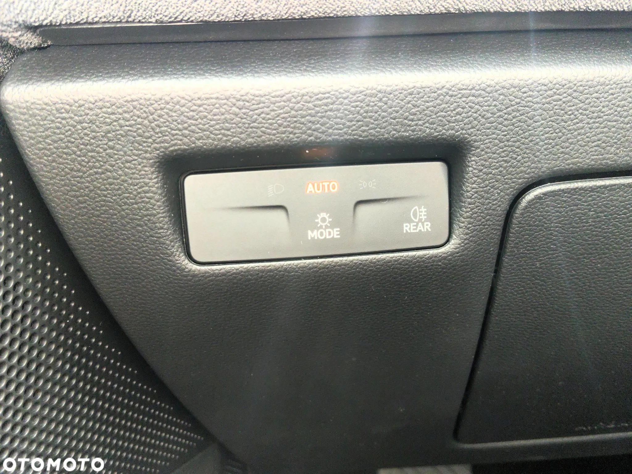 Volkswagen Passat 1.5 TSI ACT mHEV DSG - 34