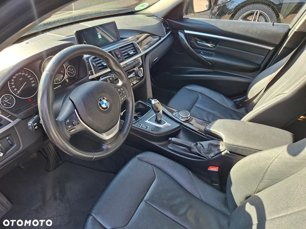 BMW Seria 3 320d Luxury Line - 21