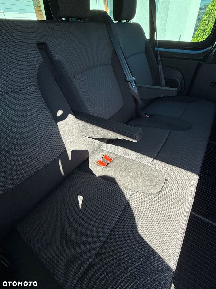 Renault Trafic 2.0 dCi EDC - 9