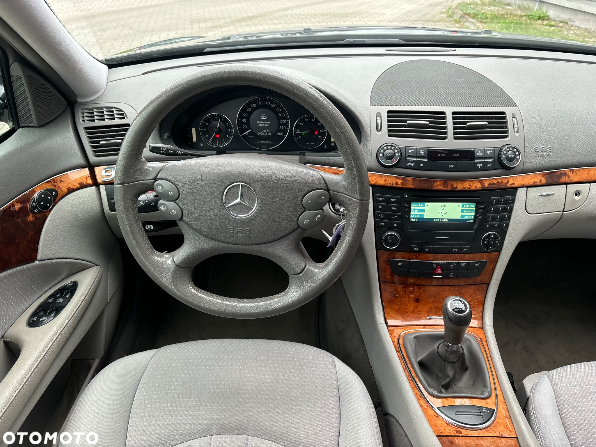 Mercedes-Benz Klasa E 200 T Kompressor Elegance - 36