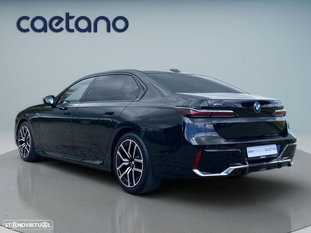 BMW 750 750e xDrive Pack Desportivo M - 31