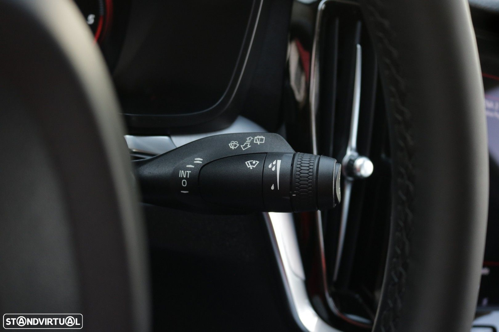 Volvo V60 2.0 D3 Momentum Core - 35