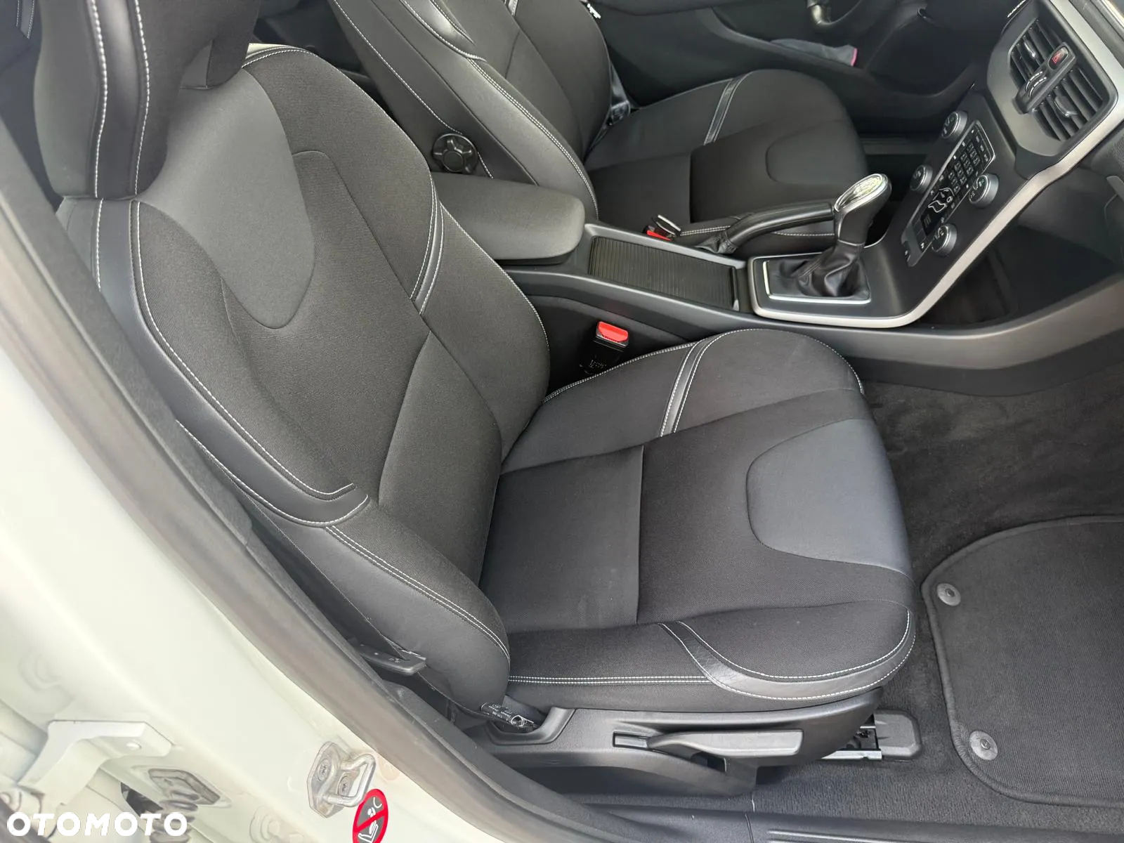 Volvo V40 D3 Drive-E Momentum - 26