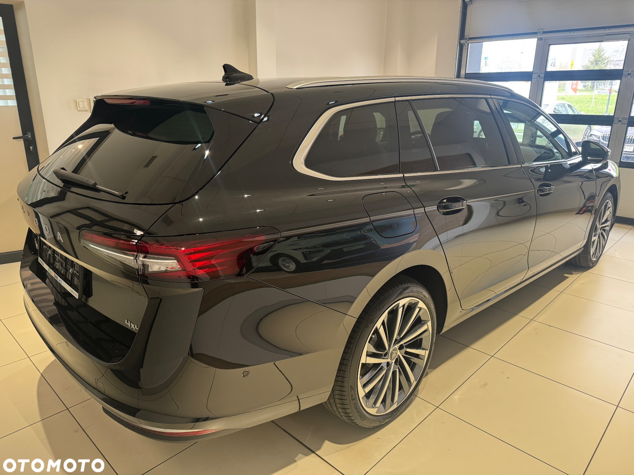 Skoda Superb 2.0 TDI SCR 4x4 L&K DSG - 3
