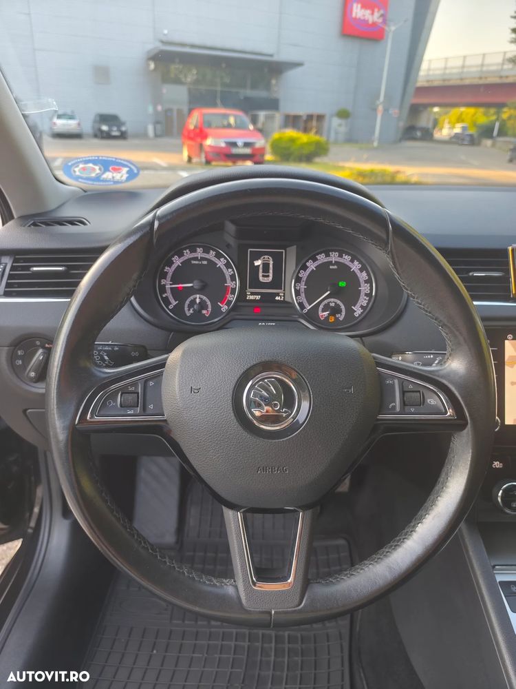 Skoda Octavia 1.6 TDI DSG Style - 11