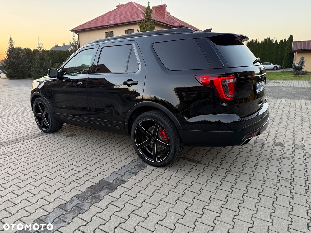 Ford Explorer - 11