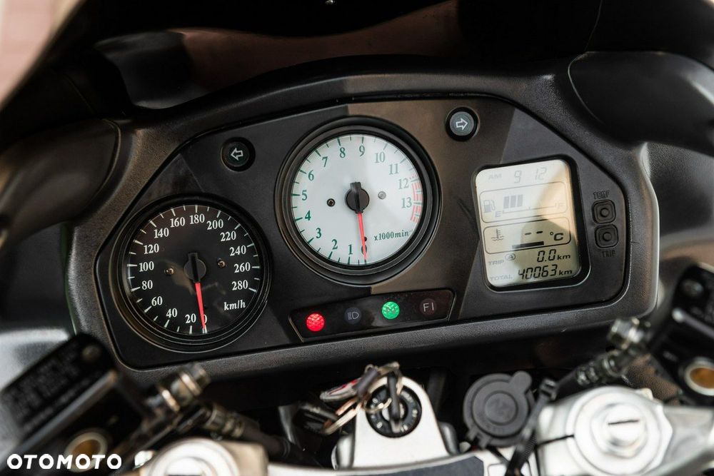 Honda VFR - 9