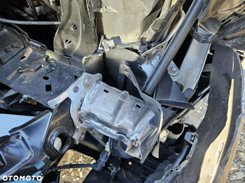 Peugeot 2008 PureTech 130 GPF Black Edition - 17