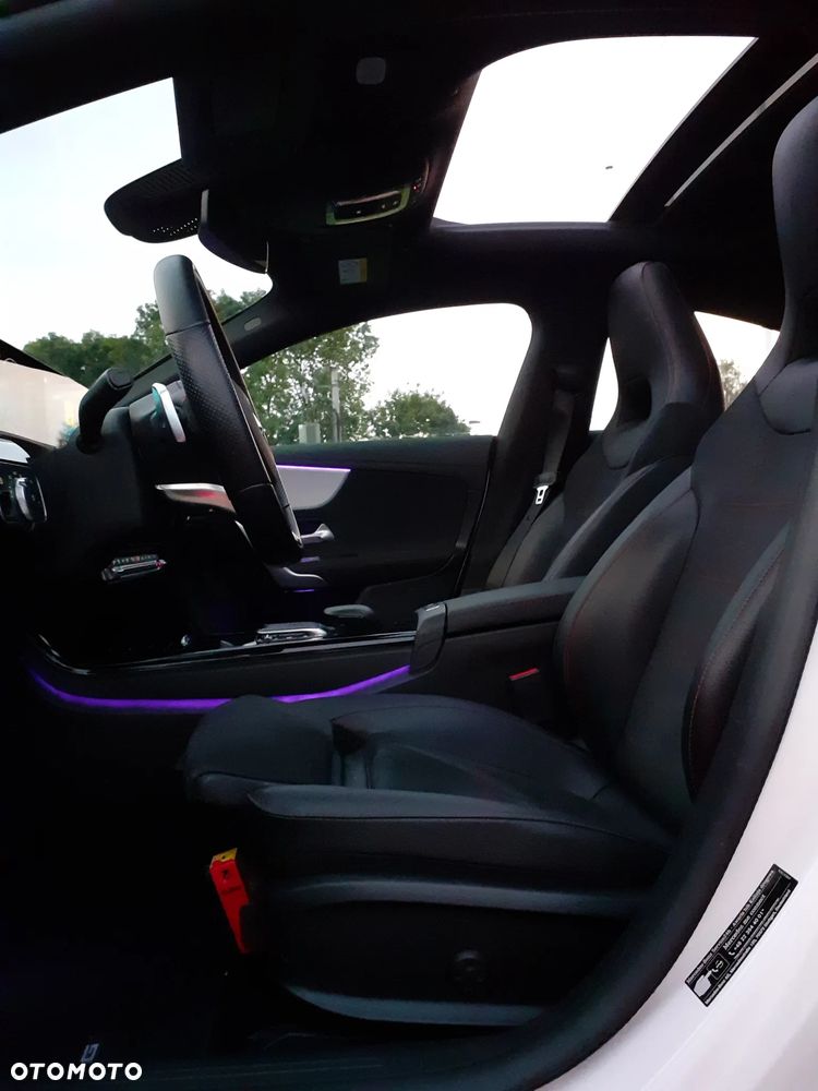 Mercedes-Benz CLA 200 7G-DCT - 21