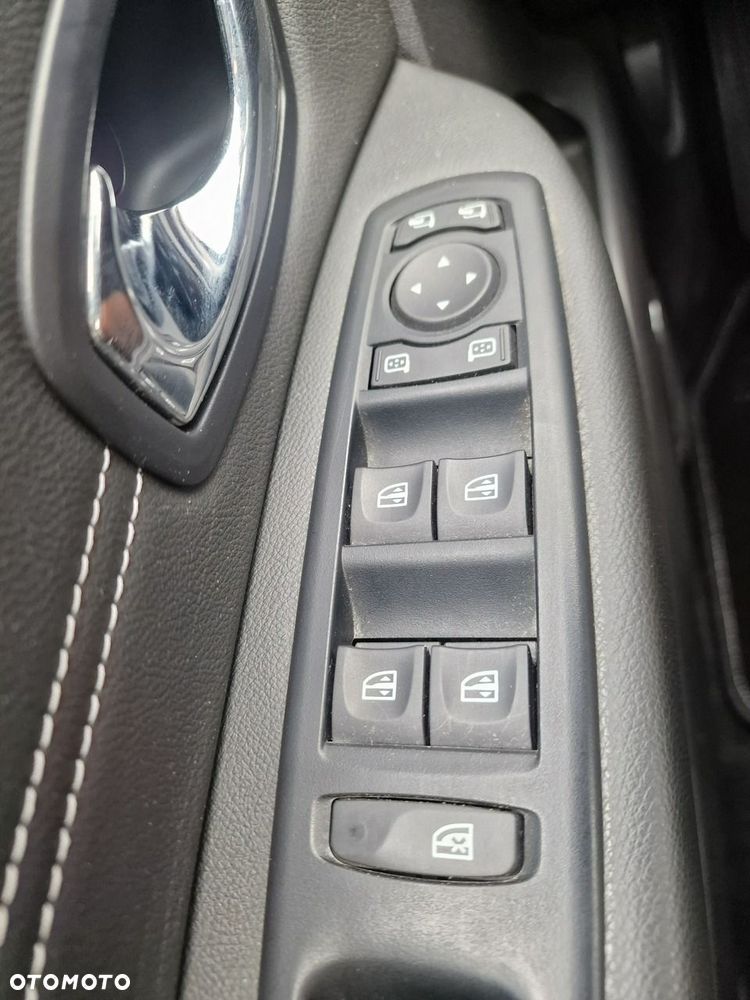 Renault Grand Scenic - 34