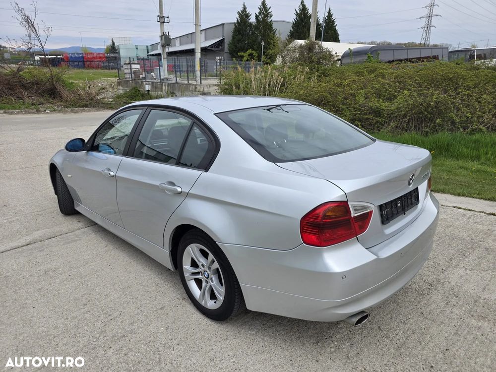 BMW Seria 3 320d DPF Aut. - 4