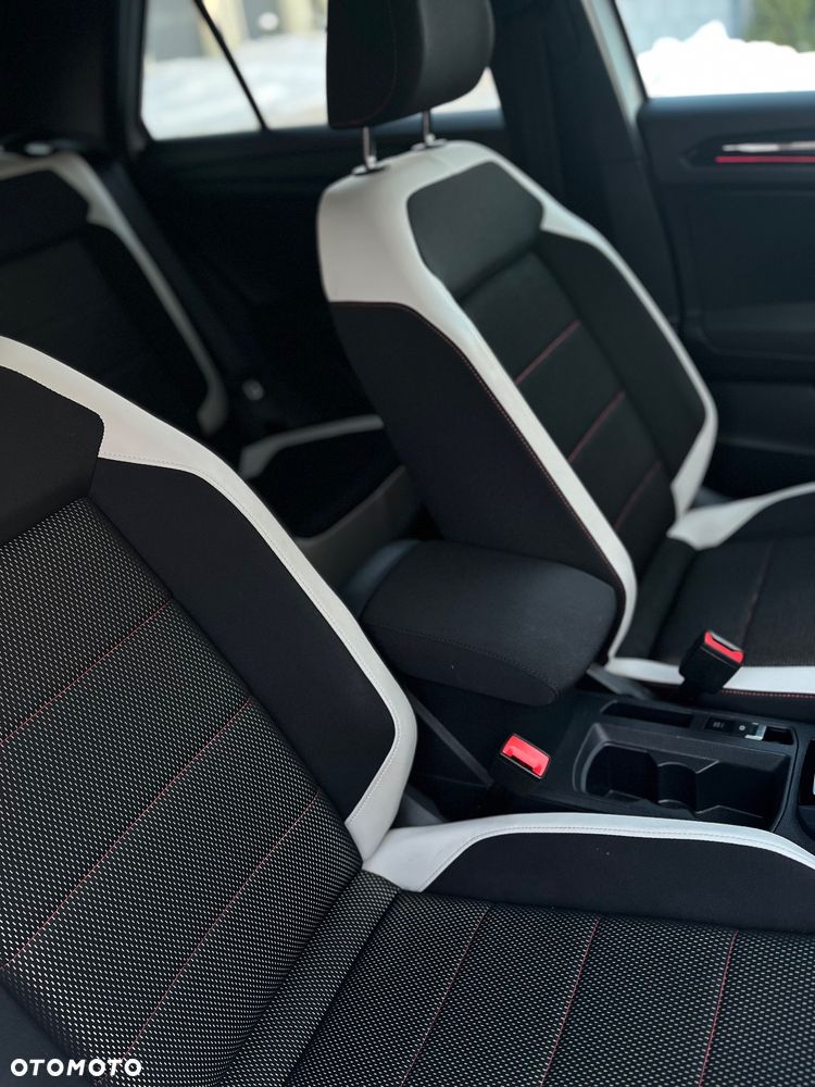 Volkswagen T-Roc 1.0 TSI Premium - 11