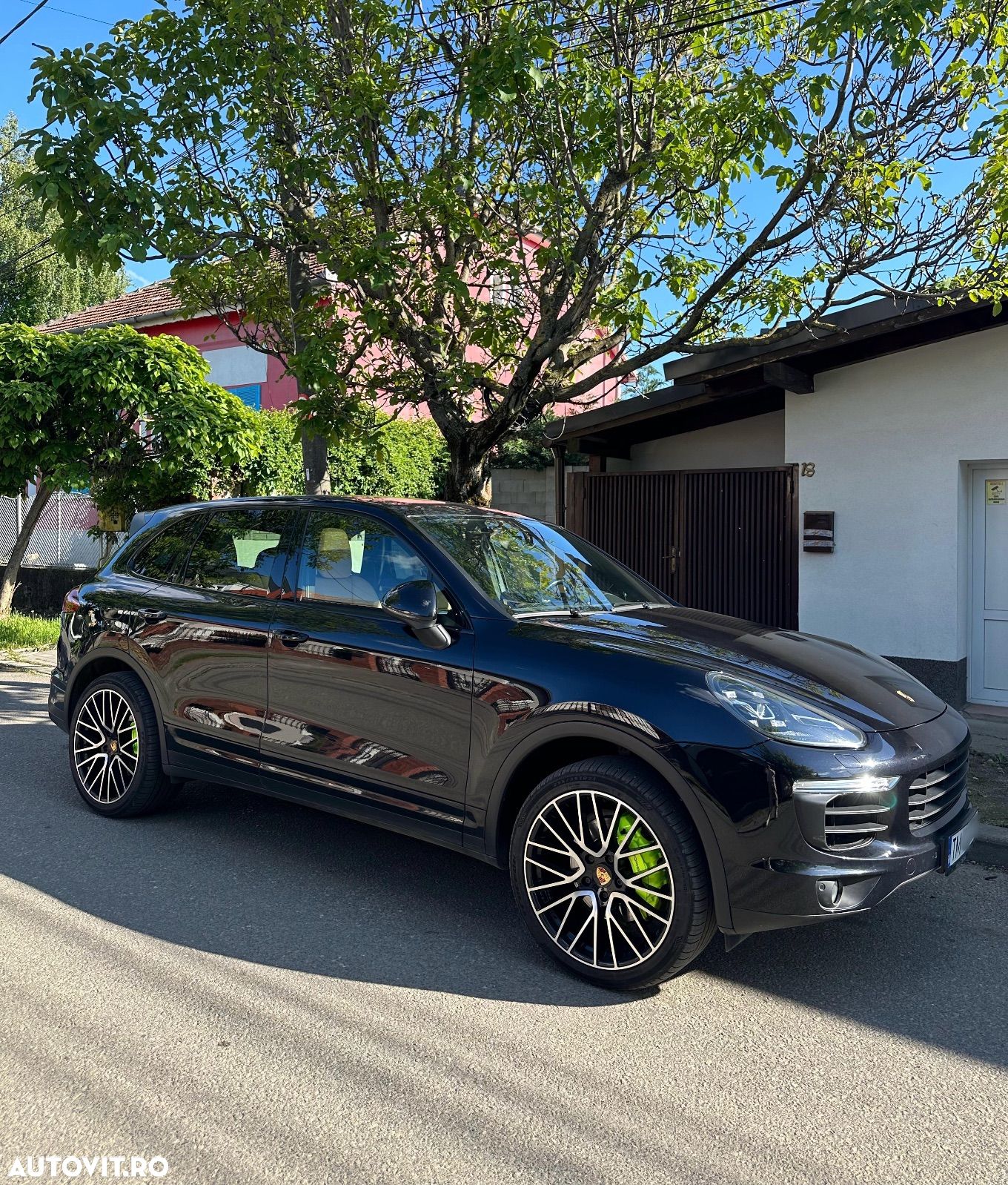Porsche Cayenne 3.0 L - 1