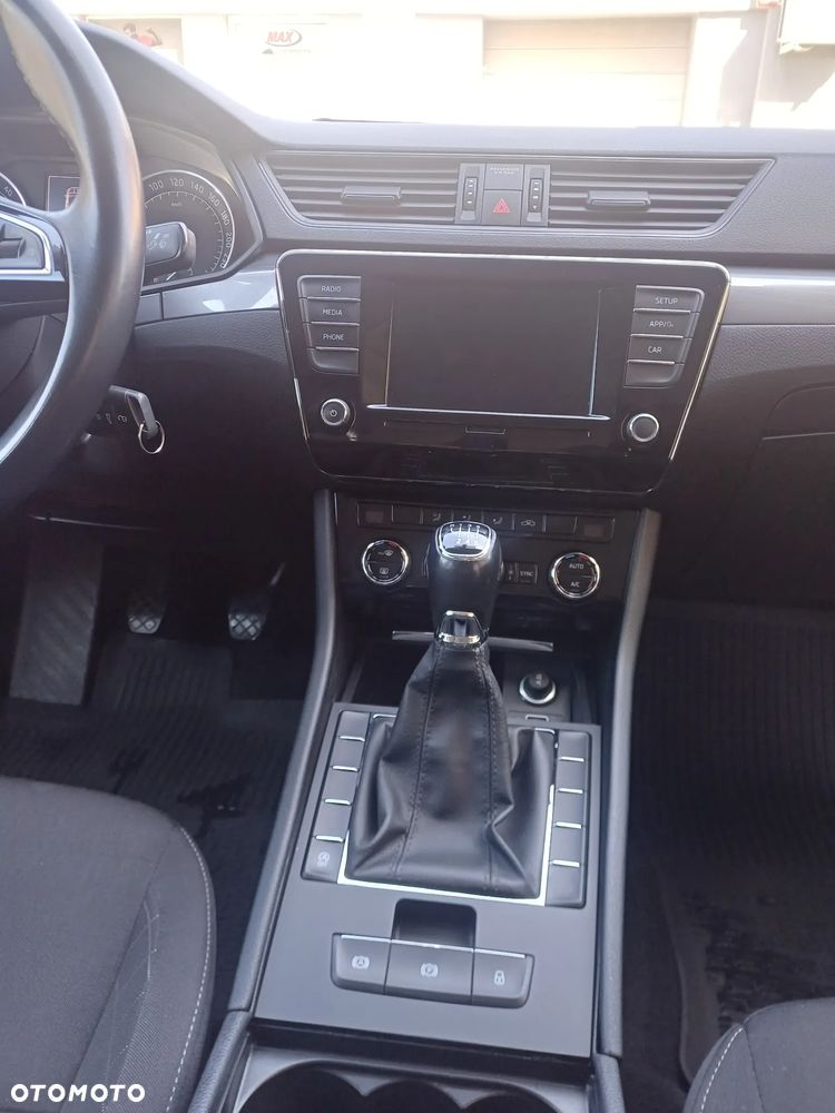 Skoda Superb 2.0 TDI Active - 8