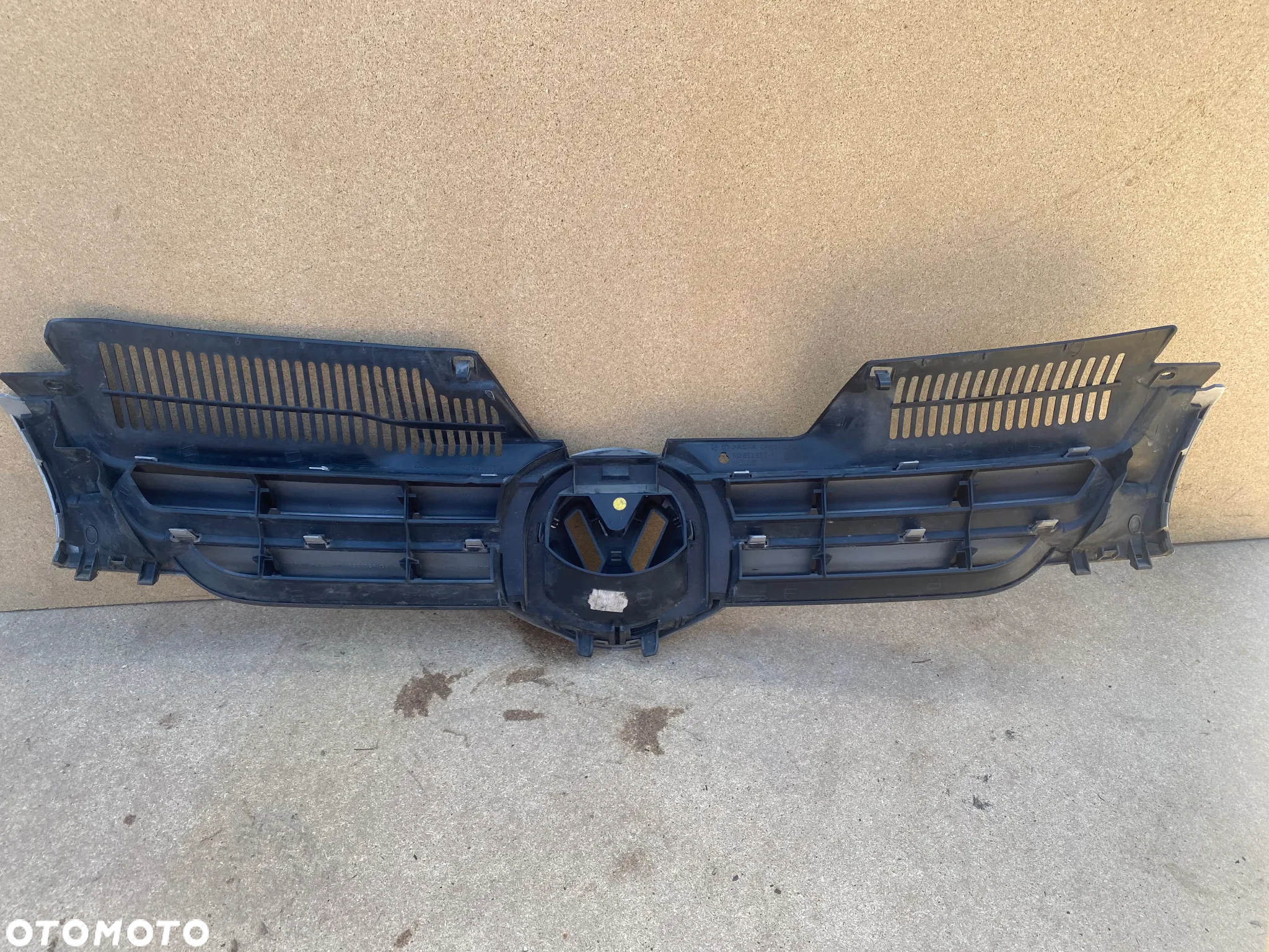 GRILL ATRAPA CHŁODNICY  VW VOLKSWAGEN GOLF V 1K0853655A LA7W - 2