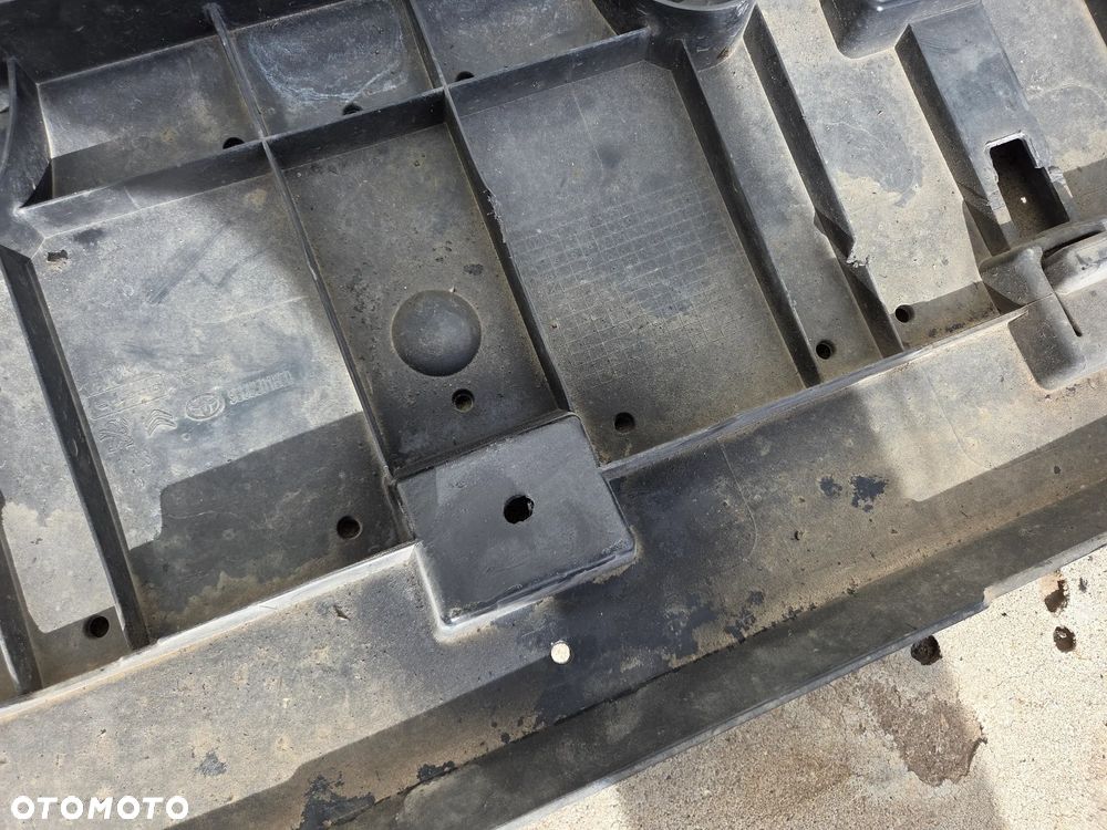 Osłona dolna pod zderzak Peugeot Expert III Citroen Jumpy III Toyota Proace III - 11