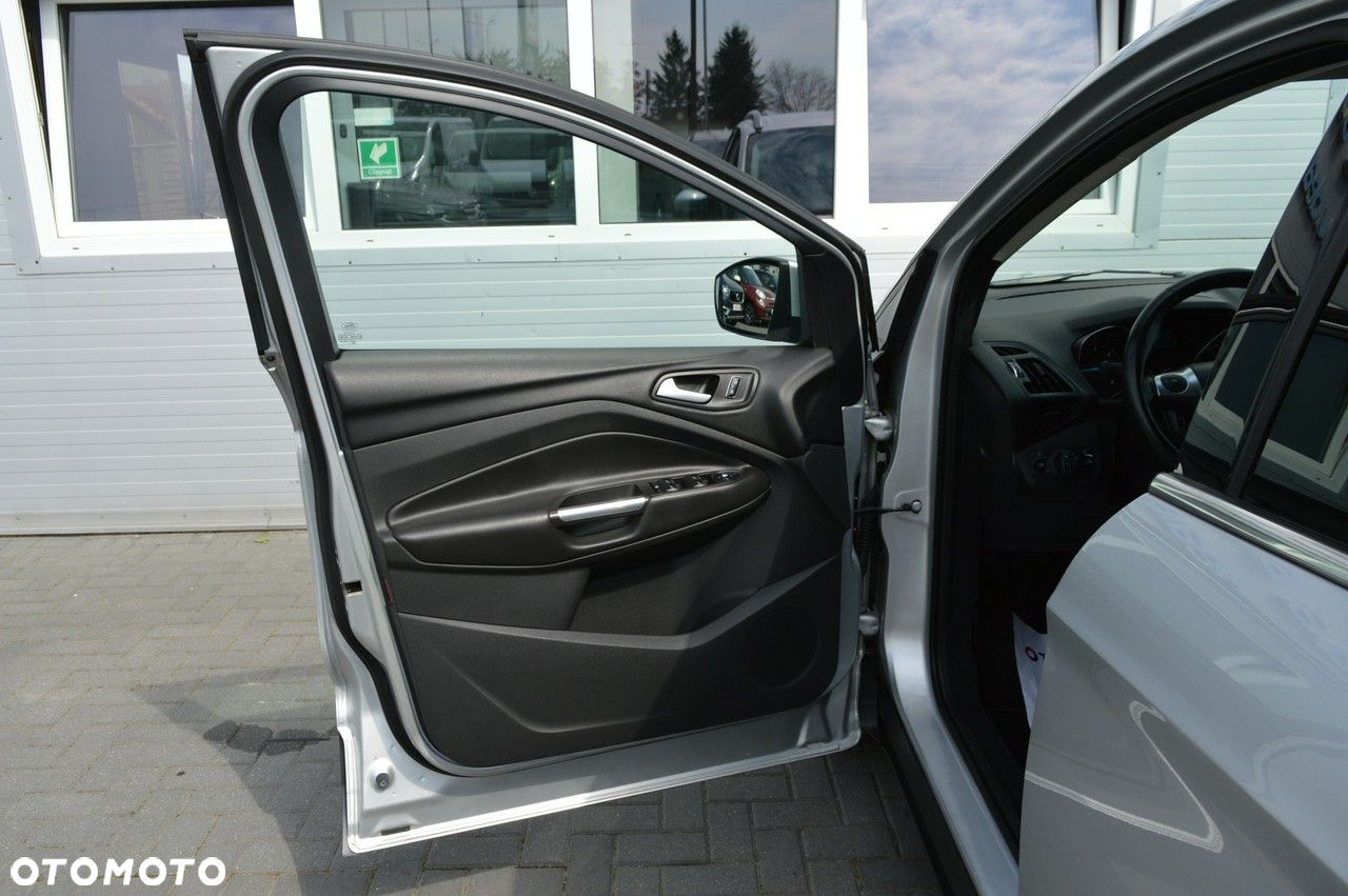 Ford Kuga - 35