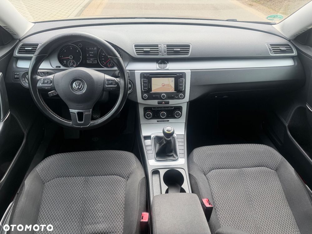 Volkswagen Passat 1.6 TDI BlueMotion Technology Trendline - 23