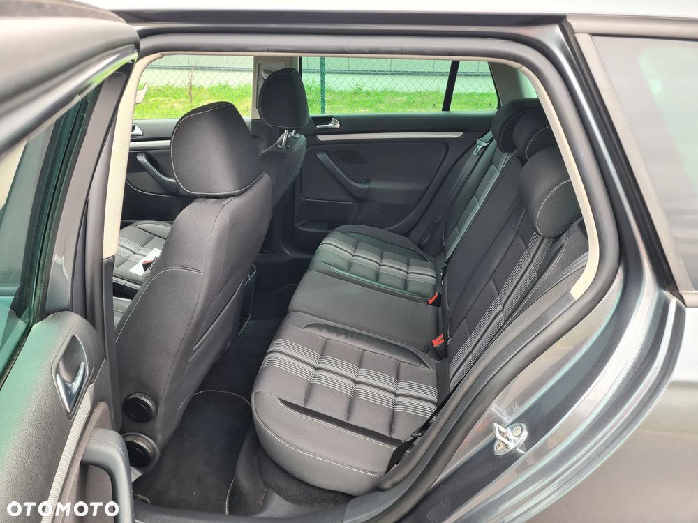 Volkswagen Golf 2.0 TDI DPF BlueMotion Technology MATCH - 6