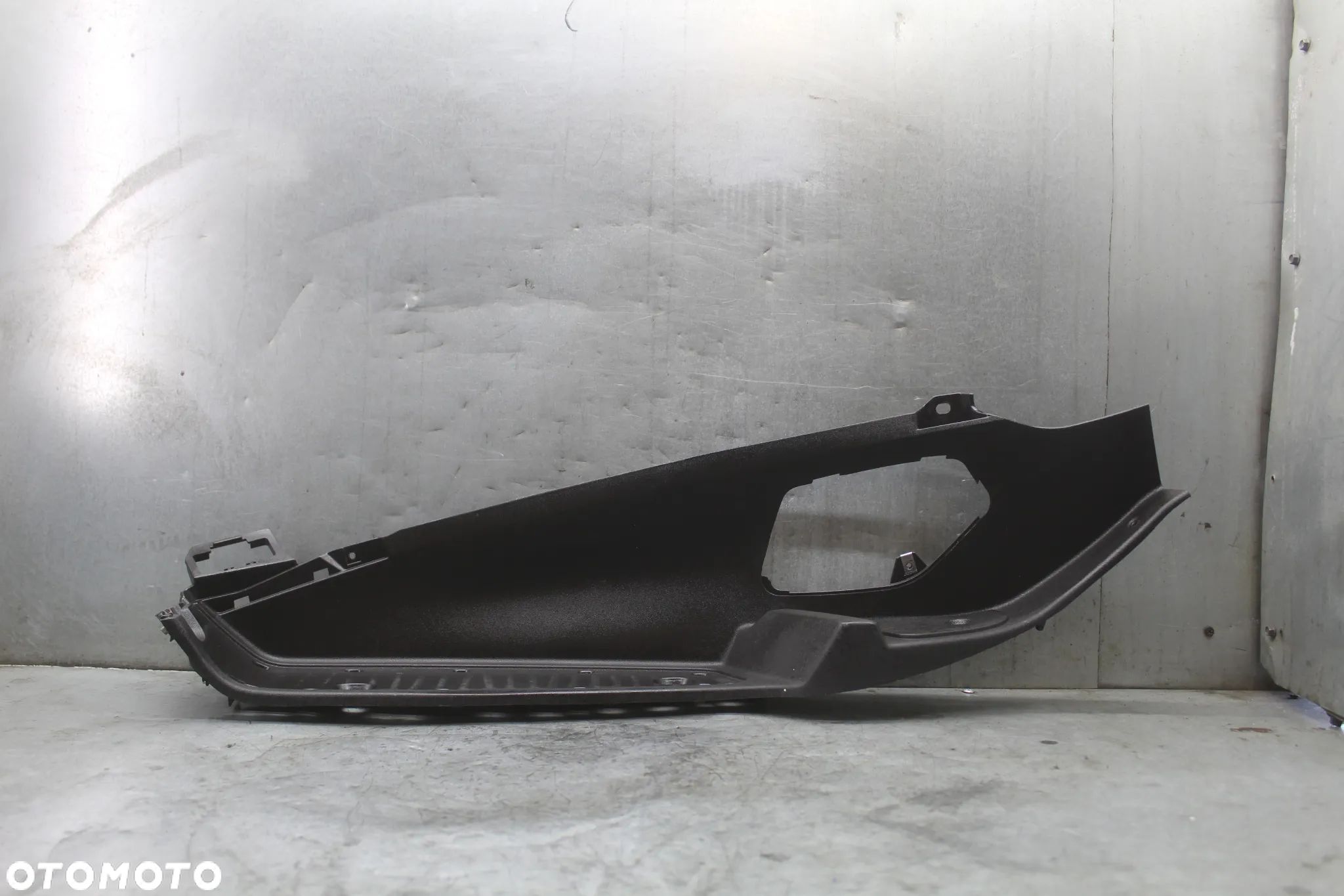 Piaggio MP3 125 250 400 podłoga podest lewa wypełnienie - 1