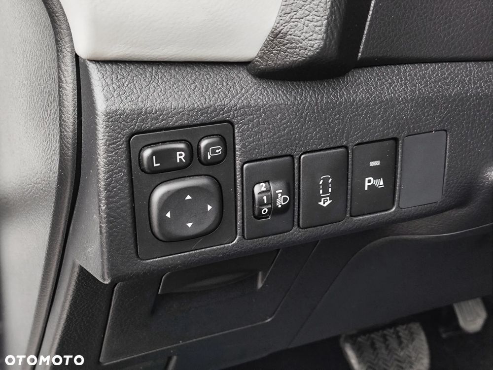 Toyota Auris 1.8 VVT-i Automatik Executive - 26