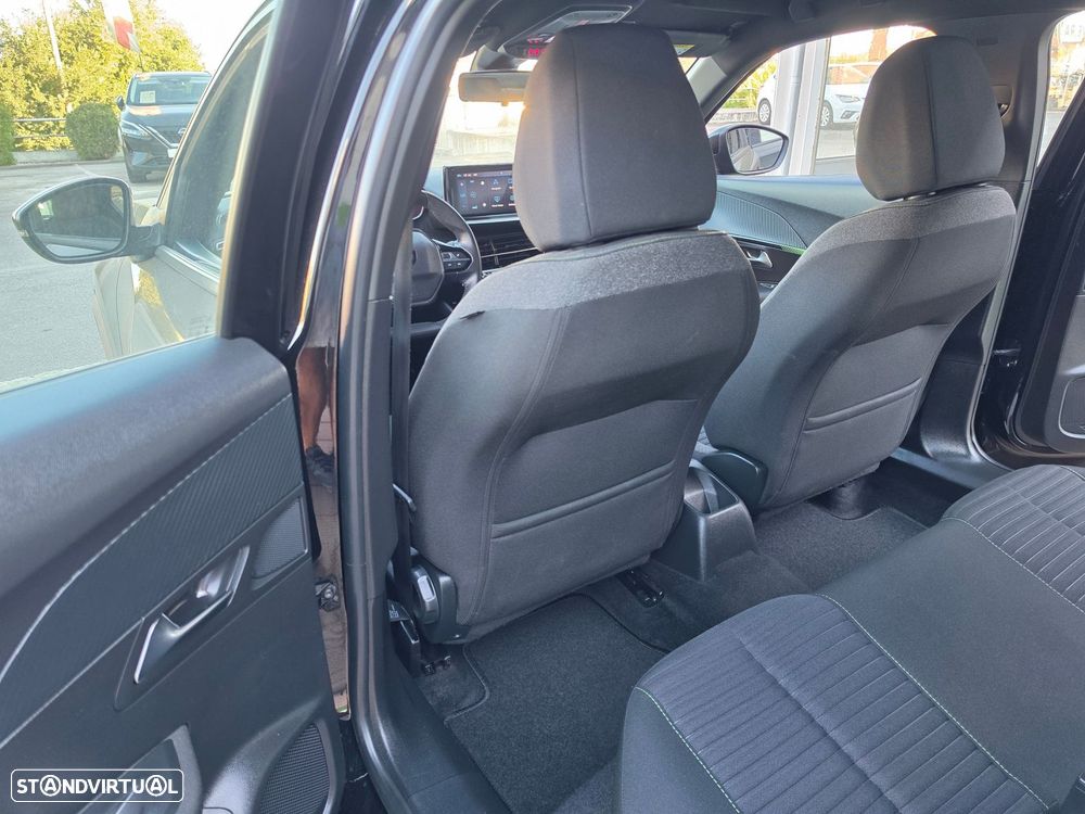 Peugeot 2008 1.2 PureTech Active Pack - 29