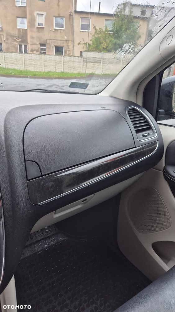 Chrysler Town & Country 3.6 Touring - 12