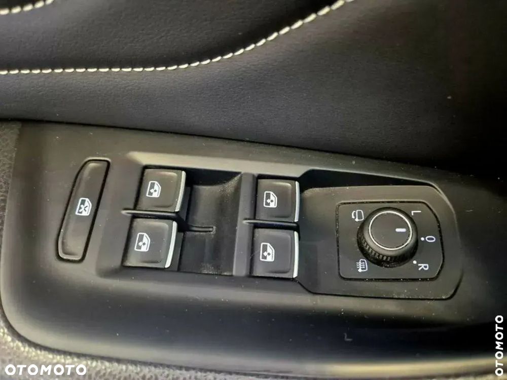 Volkswagen Passat 1.5 TSI EVO Elegance DSG - 23