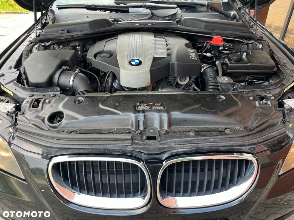 BMW Seria 5 520d - 28