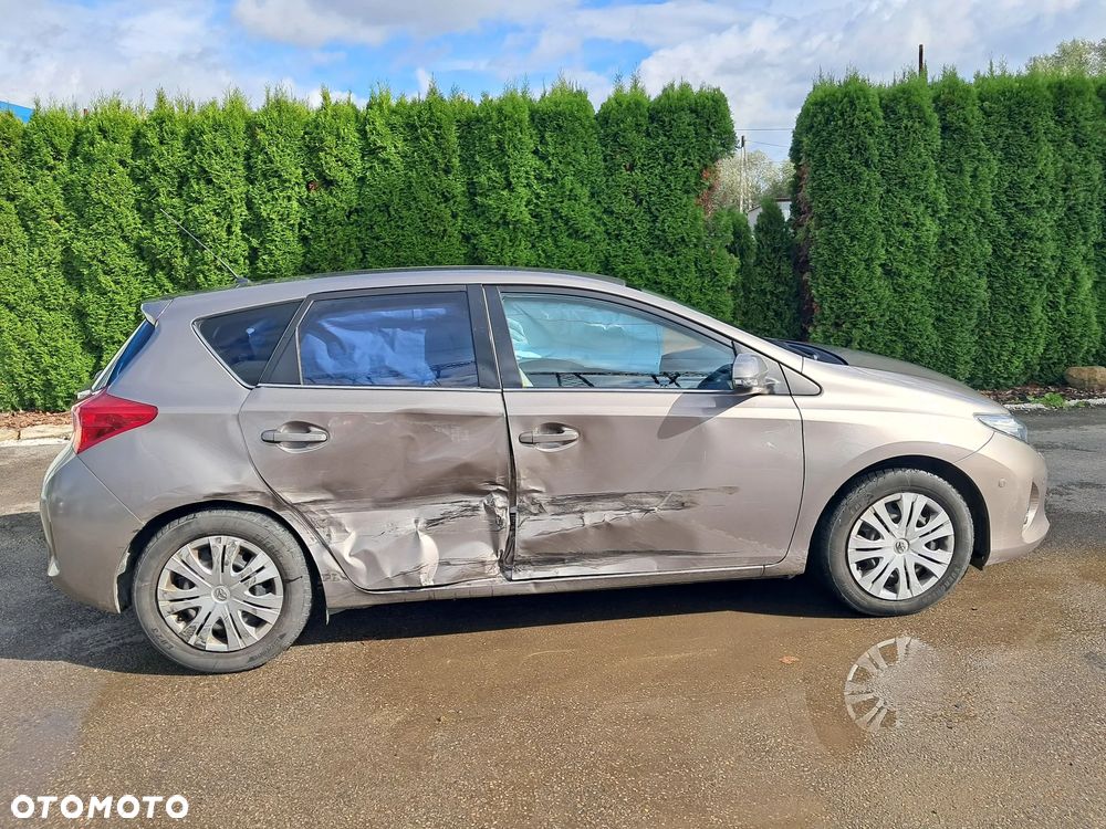 Toyota Auris - 21