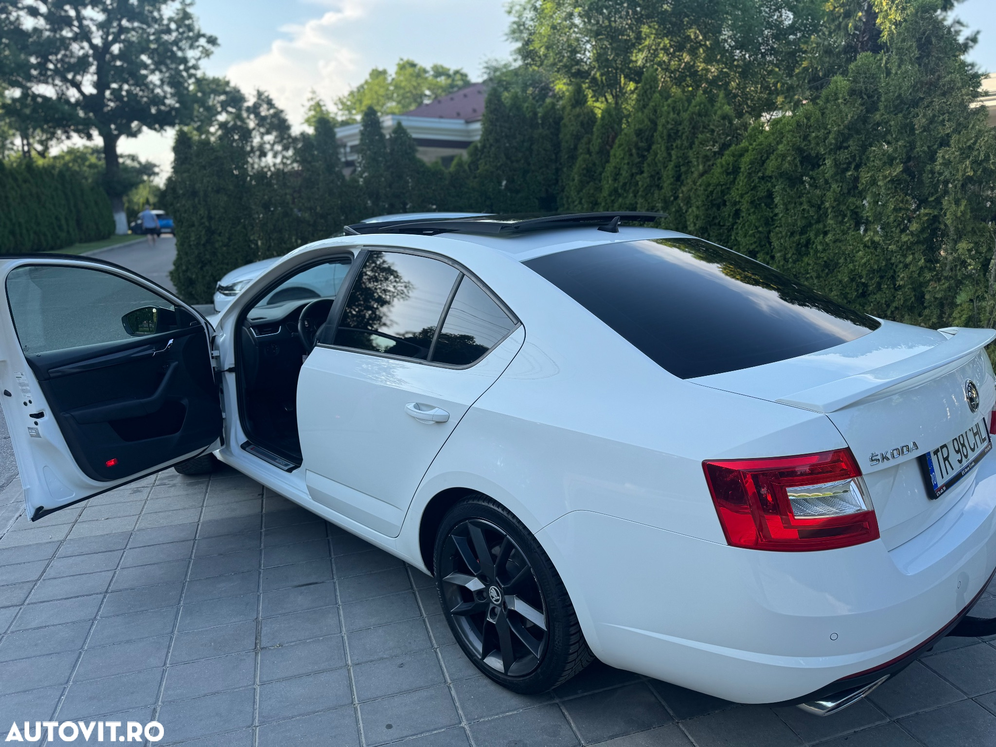 Skoda Octavia 2.0 TDI RS - 11