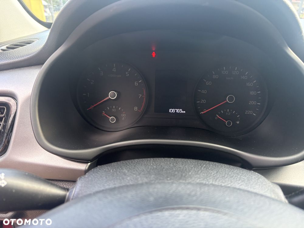 Kia Rio - 5