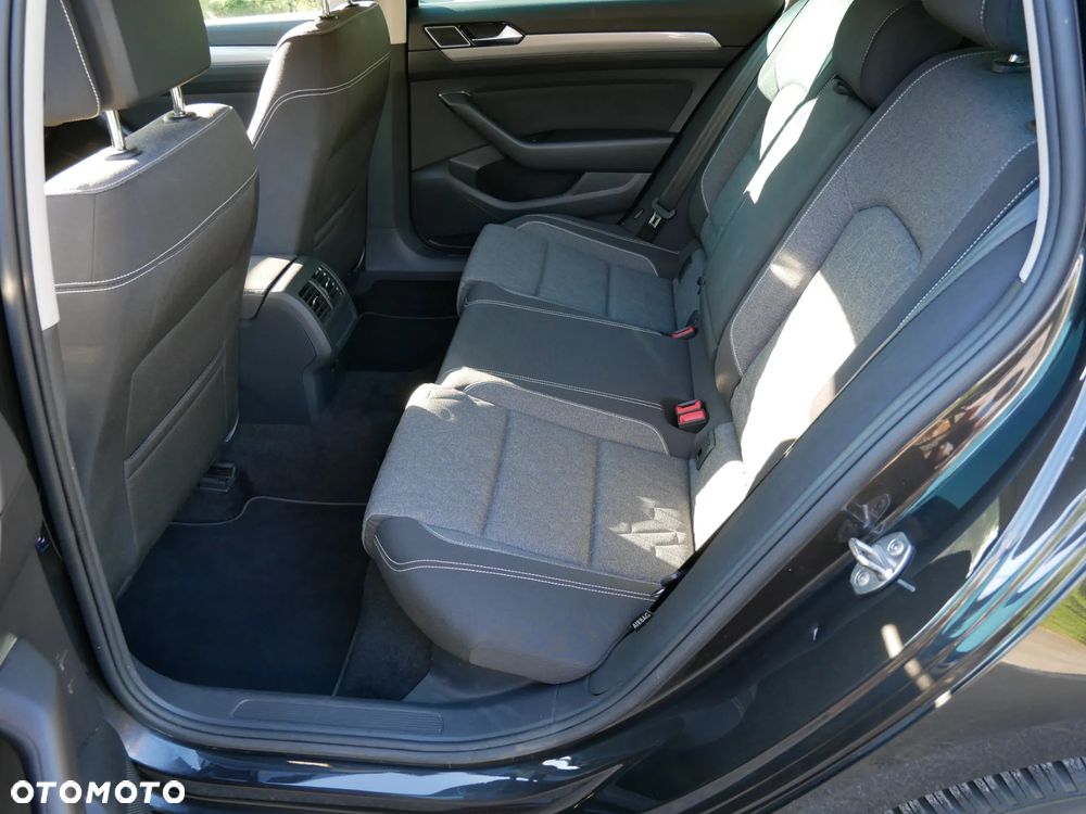 Volkswagen Passat 2.0 TDI EVO Business DSG - 9