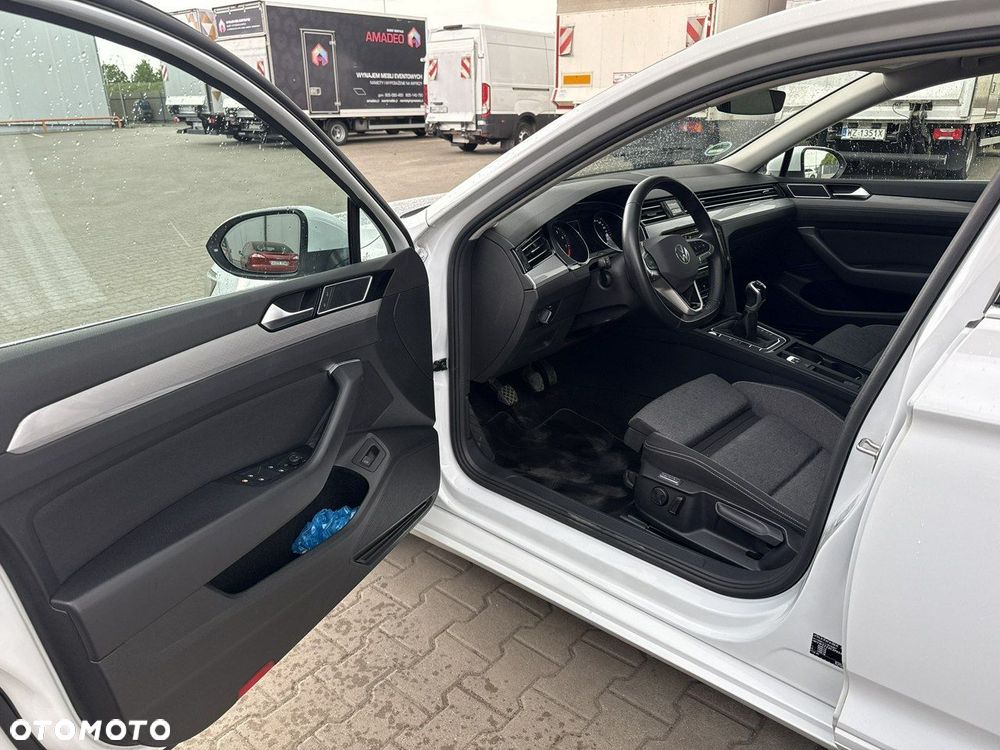 Volkswagen Passat 1.5 TSI EVO Business - 10
