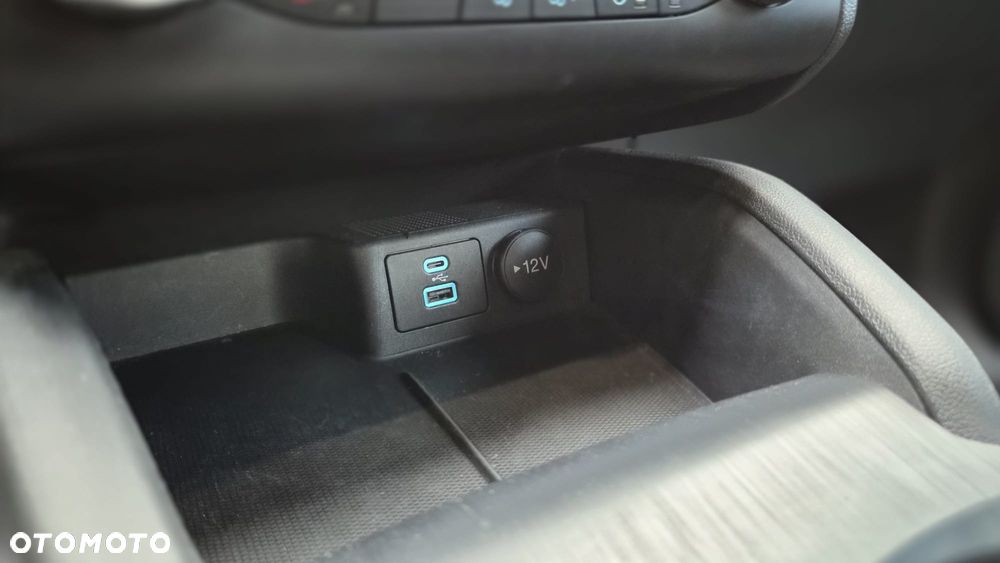 Ford Kuga - 20