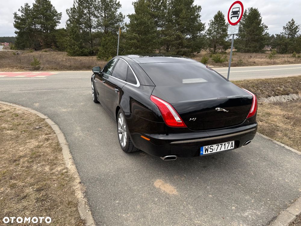 Jaguar XJ 3.0 D V6 LWB Premium Luxury - 4
