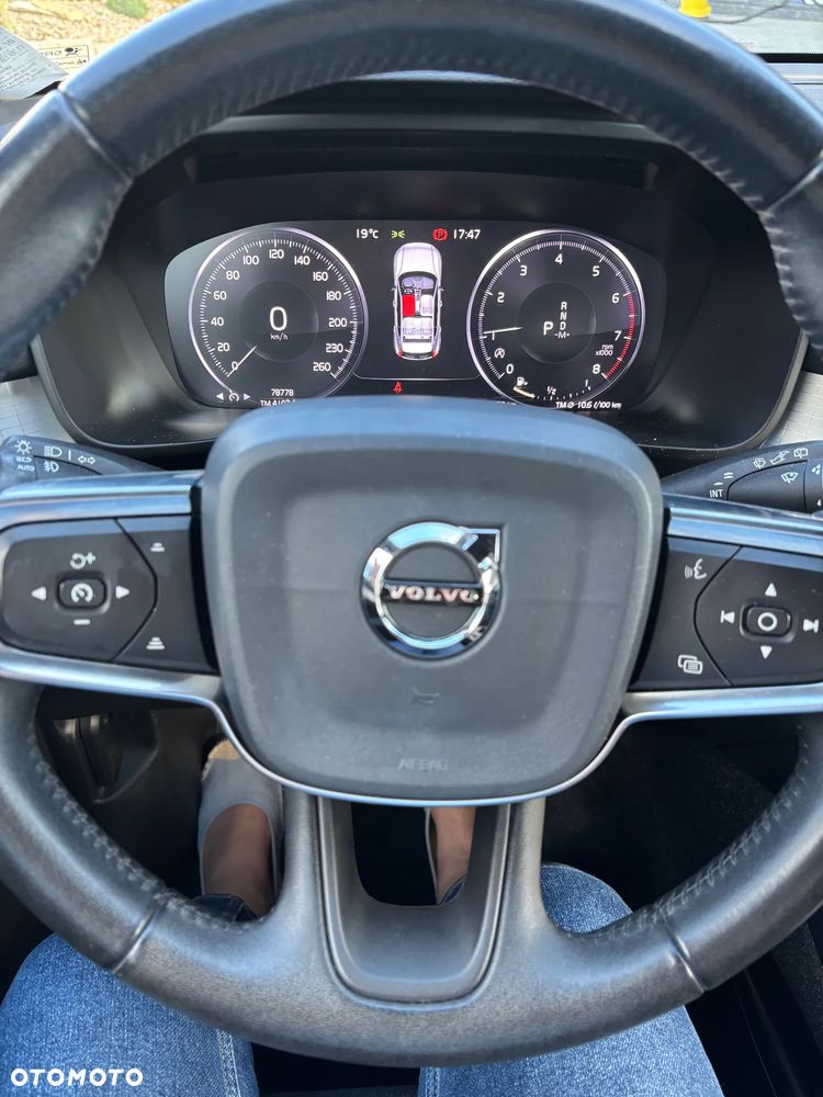 Volvo XC 40 T3 Momentum - 12