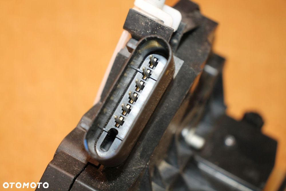ZAMEK DRZWI LEWY TYŁ LEWY TYLNY VOLVO V60/S60/V60CC 31301742 6 PIN - 4