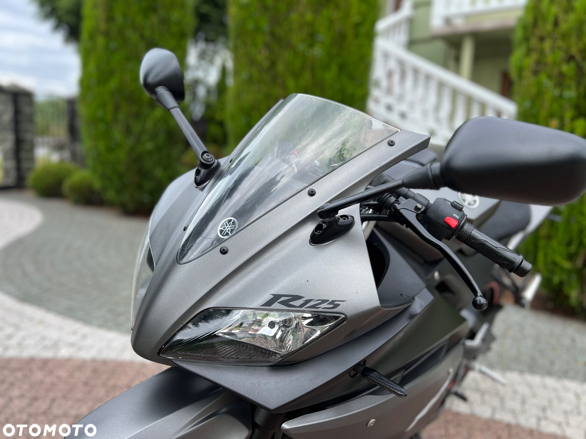 Yamaha YZF - 26