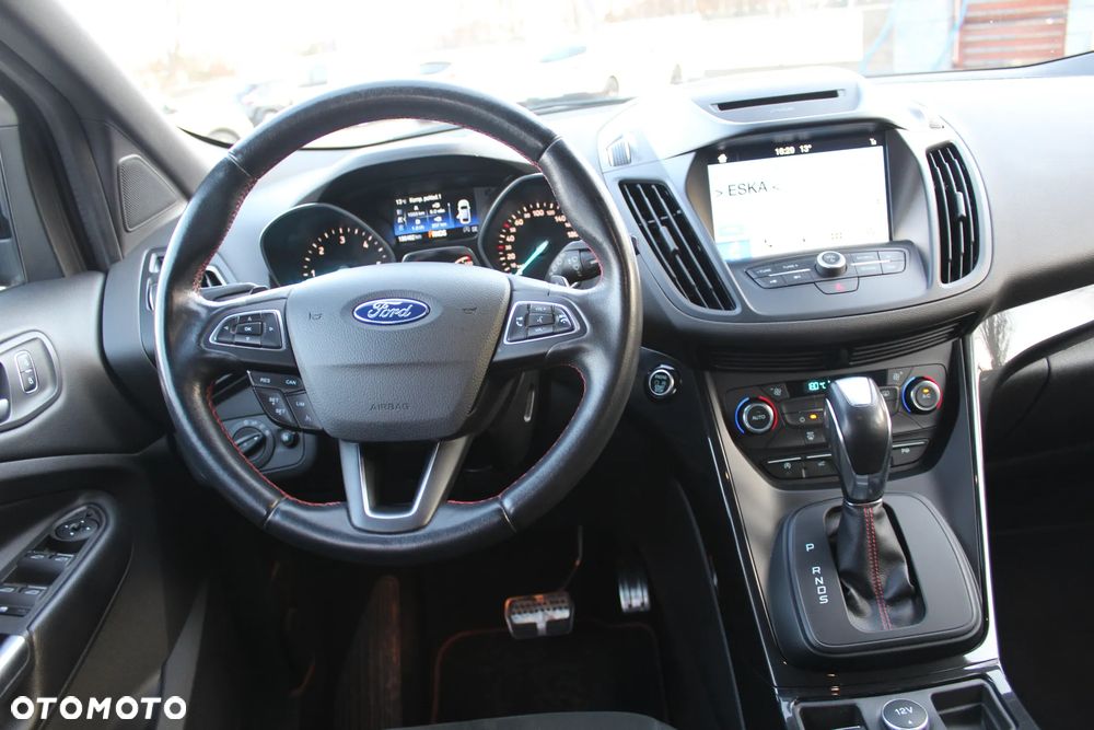 Ford Kuga 1.5 TDCi 2x4 ST-Line - 18