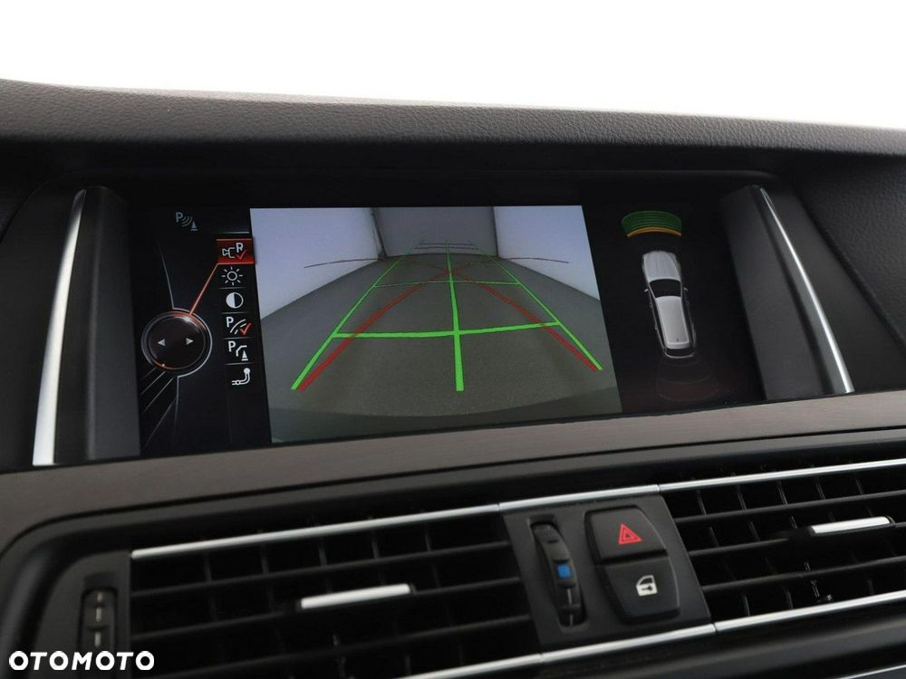 BMW Seria 5 520d xDrive - 25