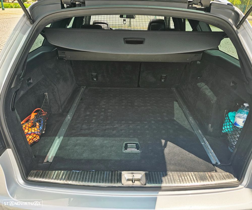 Mercedes-Benz E 300 Bluetec Hybrid Avantgarde - 17