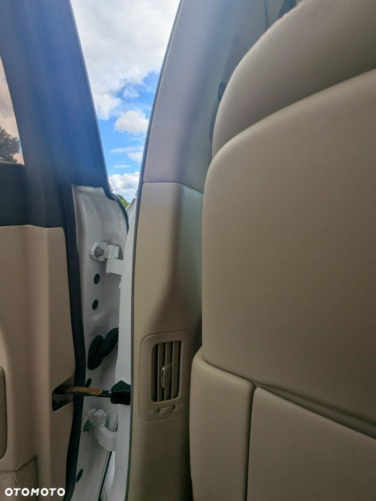Lexus LS 460 AWD - 22