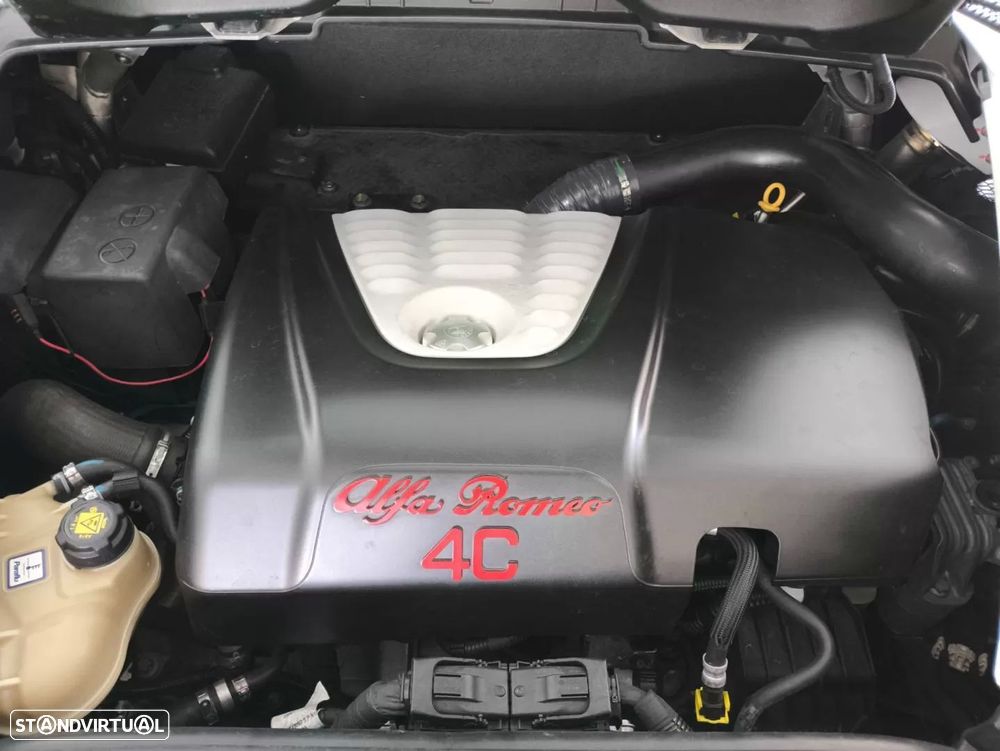 Alfa Romeo 4C - 22