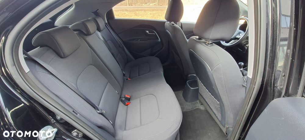 Kia Rio 1.2 Attract - 21