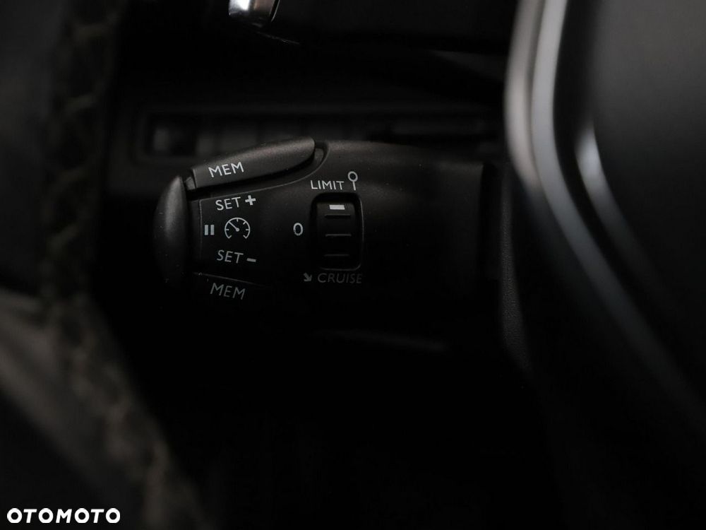 Peugeot 3008 1.2 PureTech GPF Allure S&S EAT8 - 35