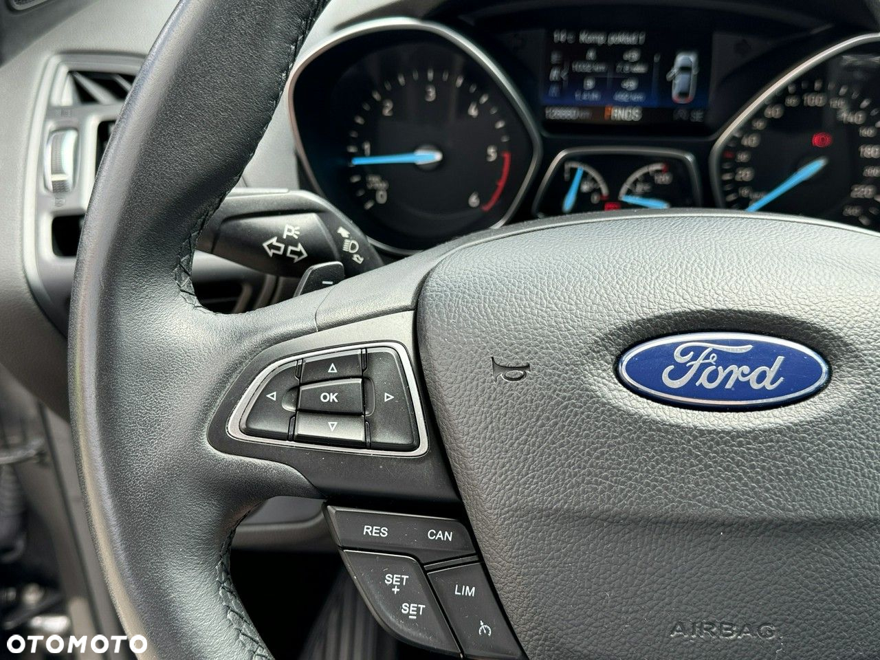 Ford Kuga - 29