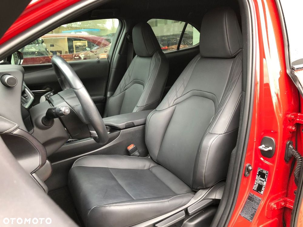 Lexus UX - 5